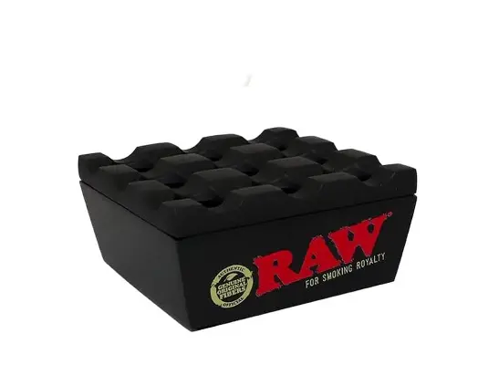 raw-regal-ashtray-negro CENICERO.webp