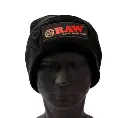 Gorro de Lana Negro con Parche Raw 4.webp